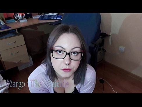 ❤️ Sexy famke mei bril sûget dildo djip op kamera ❤️ Moaie porno by wy