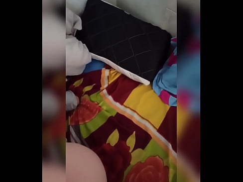 ❤️ Myn keamergenoat bliuwt allinnich thús want har man giet op fakânsje en ik nim de kâns oan om har te neuken en har kont fol mei molke ❤️ Moaie porno by wy