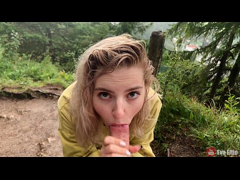 ❤️ Meisje slikket cum nei in iepenbiere blowjob - Eva Elfi ❤️ Moaie porno by wy